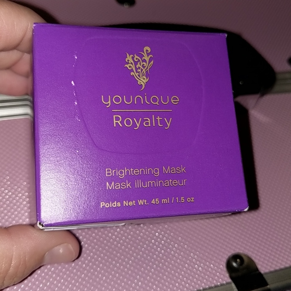 Younique Royalty Brightening Mask